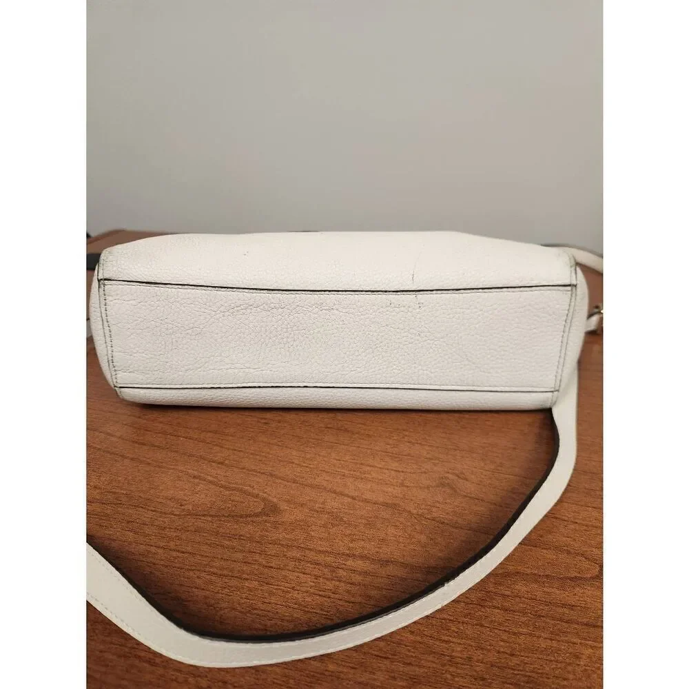 Coach A2054-79997(PF) pebbled leather prairie handbag in color chalk with should